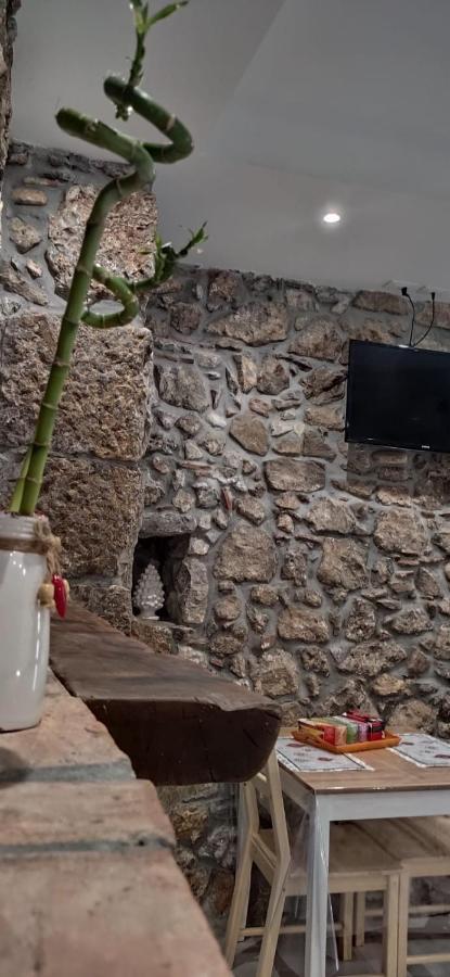 Cortile delle mura Cefalù Esterno foto